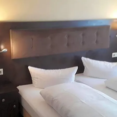 Starkenburger Hof 3*