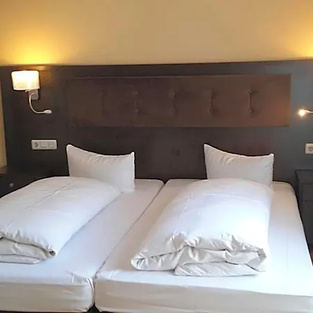 Starkenburger Hof 3*