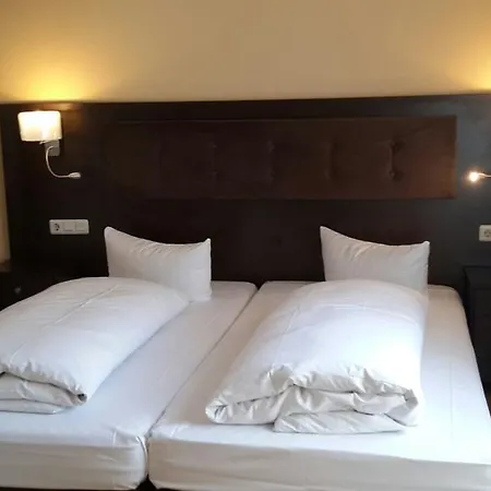 Starkenburger Hof 3*