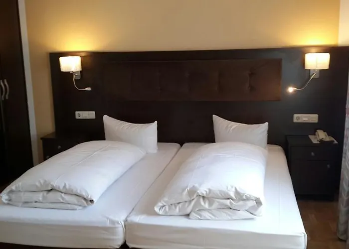 Starkenburger Hof 3*